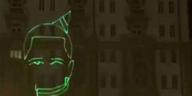 Ruslar Obama'yı ti'ye aldı!