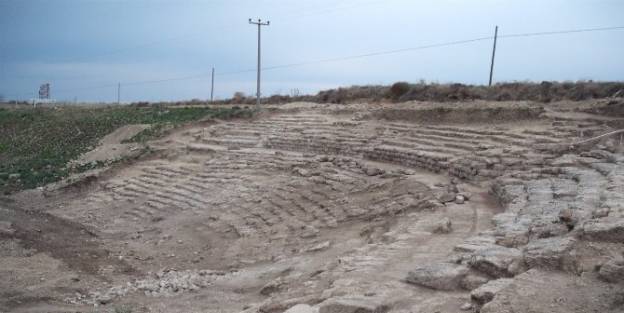 Magarsus Antik Kentindeki Amfi Tiyatro Gün Yüzünü Çikiyor