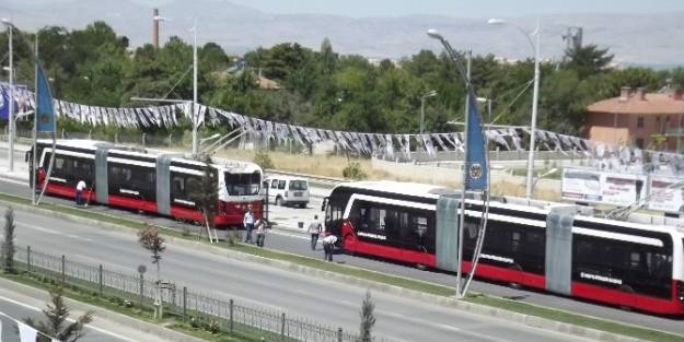 Malatya Büyükşehir Belediyesi 2 Trambüs Getirdi