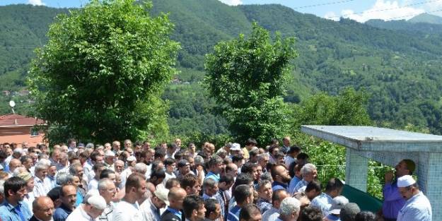 Trabzonlu Denizci Memleketinde Son Yolculuğuna Uğurlandı