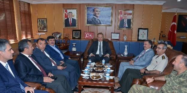Trabzon Valisi Abdil Celil Öz, Vali Yücel Yavuz’u Ziyaret Etti