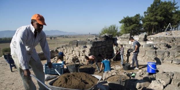 Tatarlı Höyük Kazısının 7. Sezon Çalişmalarina Başlandı