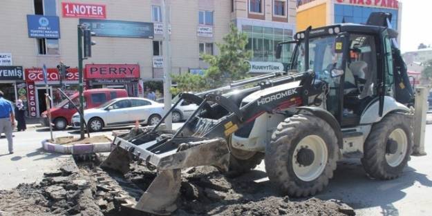 Ağrı Belediyesi’nden Yol Çalişmasi