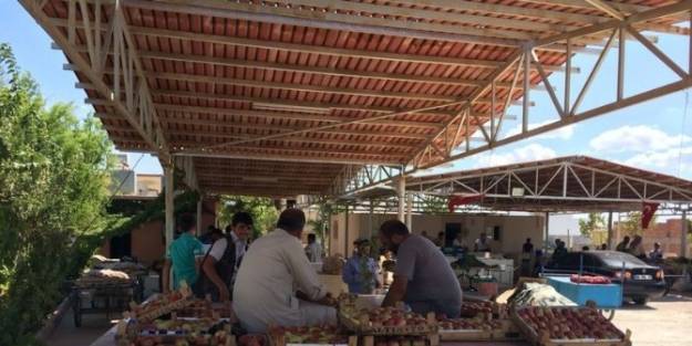 Suriyeli Seyyar Satıcılara Semt Pazarı Kuruldu