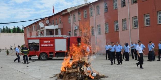 Bilecik M Tipi Kapalı Cezaevi'nde Yangın Tatbikatı