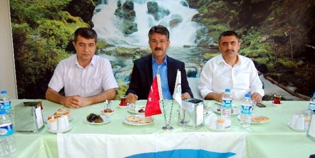 Sgk Müdürü Ve Yardımcıları Basınla Bir Araya Geldi