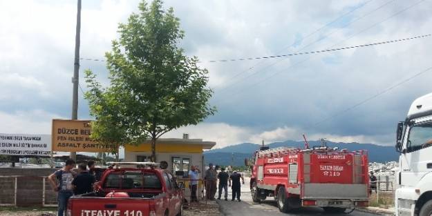 Otobüs Motor Kısmından Tutuştu