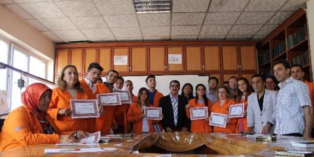 'bir Usta Bin Usta' Projesi Kapsamında Kurs Alan Kursiyerlere Sertifikaları Dağıtıldı