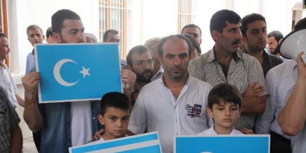 Sakarya'da Doğu Türkistan Ve Gazze İçin Basın Açıklaması Yapıldı