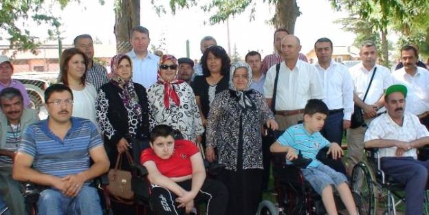 Ereğli’de Engellilere Tekerlekli Sandalye