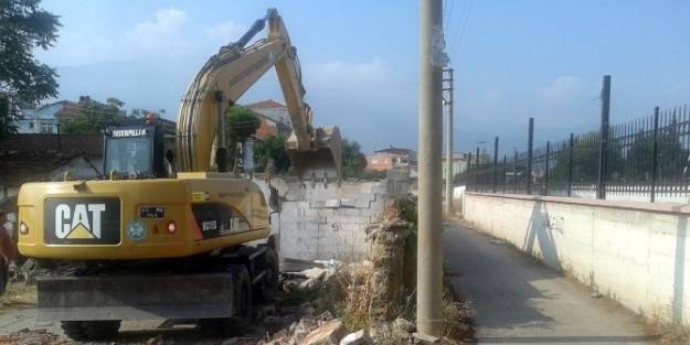 Yolu Daraltan Yapı Kamulaştırıldı