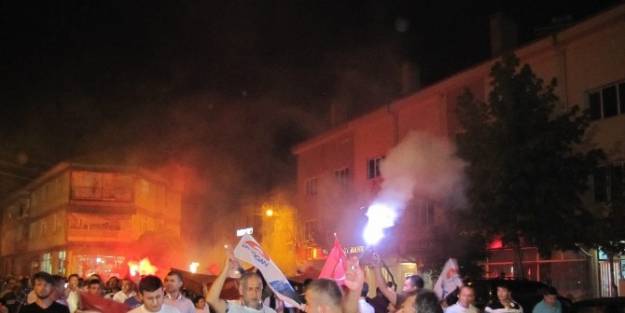 Recep Tayyip Erdoğan'a Hisarcık’ta Meşaleli Destek Yürüyüşü