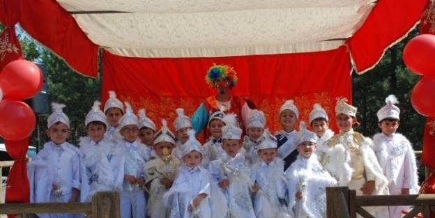 Gediz’de 18 Çocuğa Toplu Sünnet