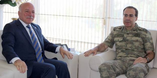 Başoğlu Paşa'dan Başkan Sekmen'e Veda Ziyareti