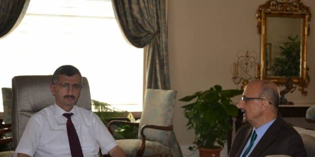 Vali Bektaş Misafirlerini Ağırladı