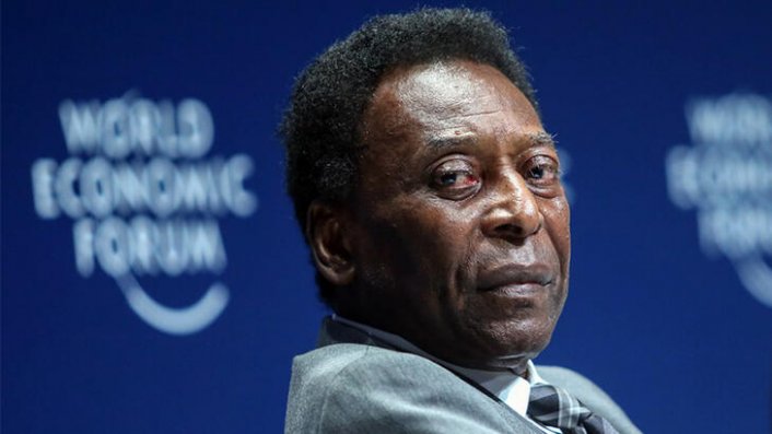 Pele, futbola başladığı statta son yolculuğuna uğurlanıyor