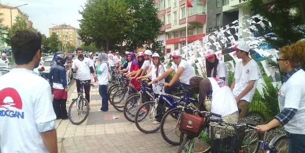 Gençlerden Erdoğan'a 'bisikletli' Destek