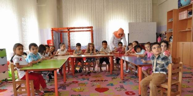 Şahinbey Belediyesi Altın Bilezik Dağıtıyor