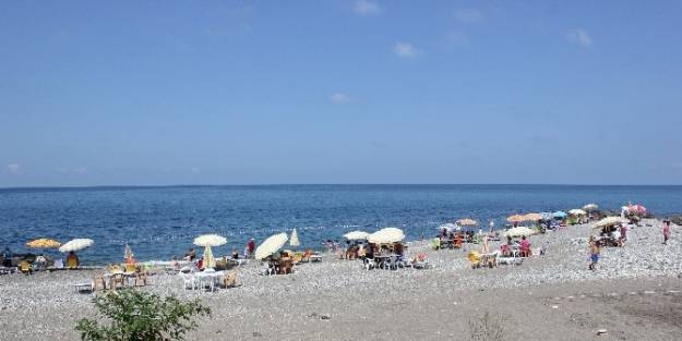 Karadeniz ’de İlk Plaj Kütüphanesi Açıldı