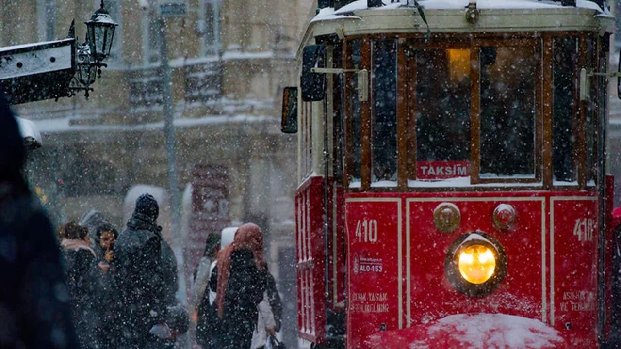 Uzman Kişi Açıkladı: Yılbaşında İstanbul'da Kar Yağacak mı?