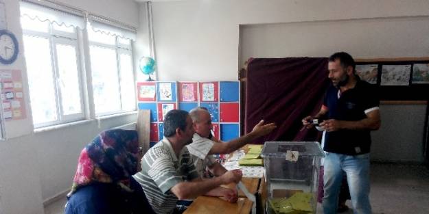 Düzce’de Oy Verme İşlemleri Başladı