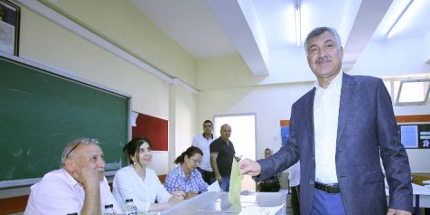 Başkan Zeydan Karalar Oyunu Kullandı