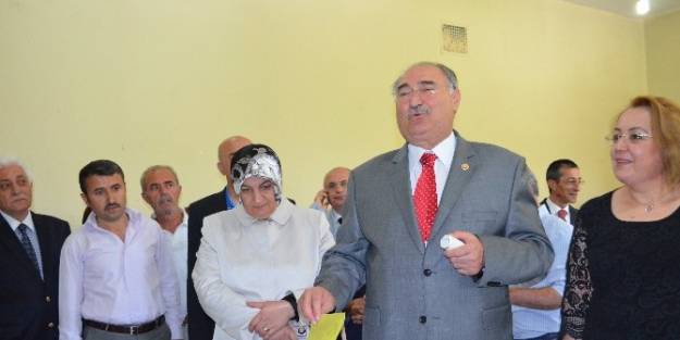 Ak Parti Milletvekili Adnan Yılmaz Kendi Adını Taşıyan Derslikte Oyunu Kullandı
