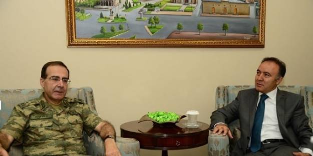 Orgeneral Başoğlu'ndan Vali Altıparmak'a Veda Ziyareti