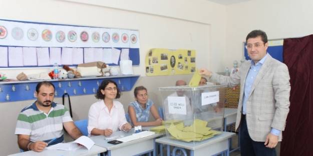 Başkan Murat Hazinedar, Yeni Cumhurbaşkanı İçin Oy Kullandı