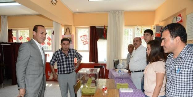 Başkan Hüseyin Sözlü, Oyunu Ailesiyle Birlikte Ceyhan’da Kullandı