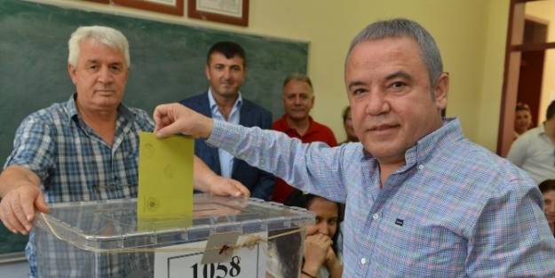 Böcek, Cumhurbaşkanı Seçimi İçin Oyunu Kullandı