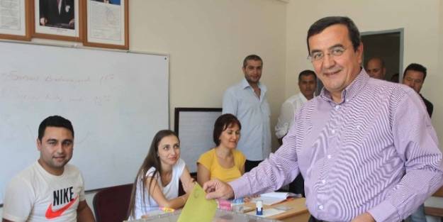 Başkan Batur Oyunu Kullandı
