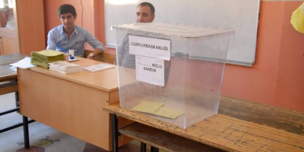 Bu köyde oy kullanan çıkmadı!