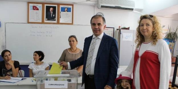 Ak Parti İzmir İl Başkanı Delican Oy Kullandı