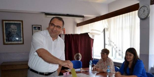 Vali Kaban, Oyunu Fener Lisesinde Kullandı