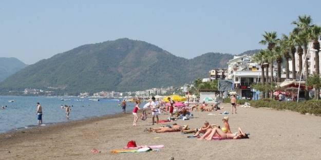 Marmaris’te Seçim Nedeniyle Sahiller Boş Kaldı