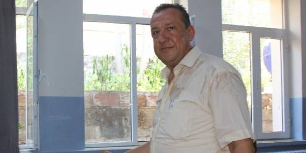 Dikili Belediye Başkanı Tosun, Oyunu Kullandı