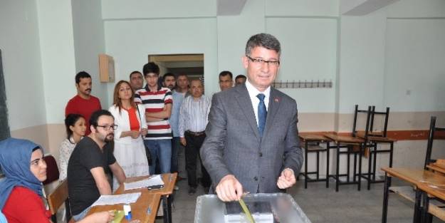 Ak Parti Adana İl Başkanı Fikret Yeni, Oyunu Kulandı