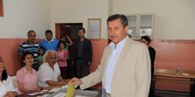 Kütahya Valisi Yılmaz, Oyunu Öğle Saatlerinde Kullandı