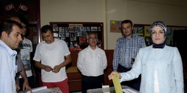 Başkan Toru Oyunu Kullandı