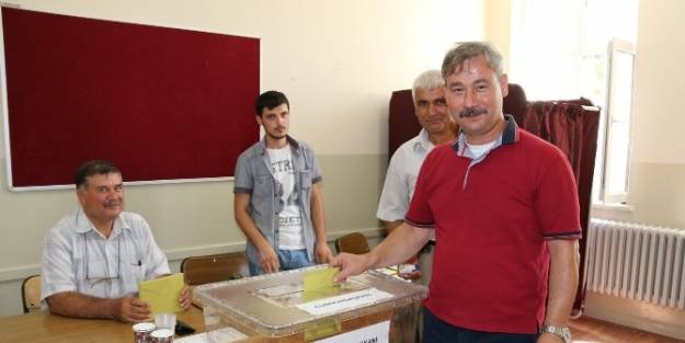 Başkan Yaralı Oyunu Kullandı