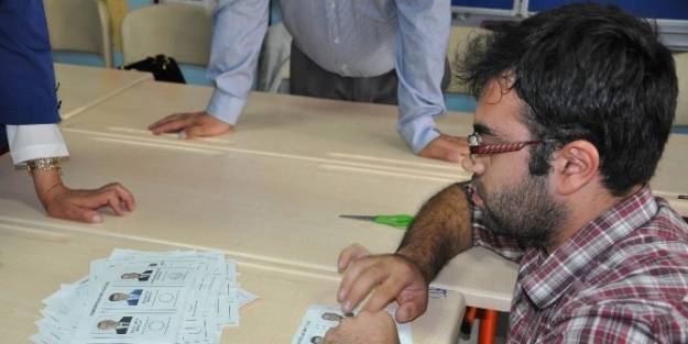 Bakan Yılmaz’ın Sandığından ‘recep Tayyip Erdoğan’ Çikti