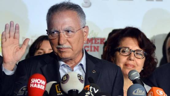 Erdoğan'ı ilk kim tebrik etti