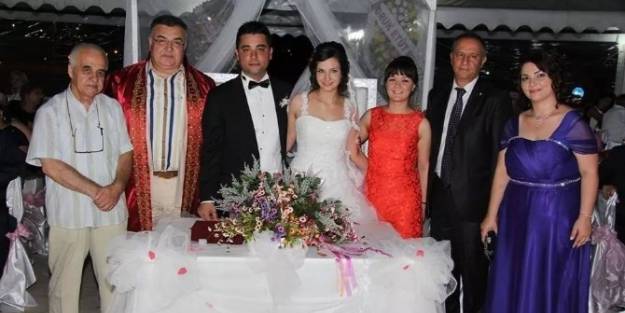 Kırklareli Belediye Başkanı Kesimoğlu, Başkan Yardımcısının Kızının Nikahını Kıydı