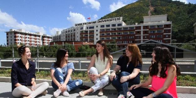 İzmir Ekonomi Yüksek Lisans İmkanlari Sağlıyor