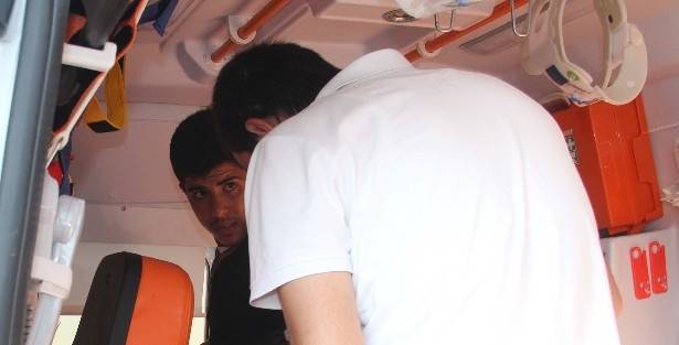 Suriyeli Genç Parkta Bıçaklanıp Gasp Edildi