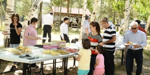 Erzurum Barosu Avukatları Piknikte Bir Araya Geldi