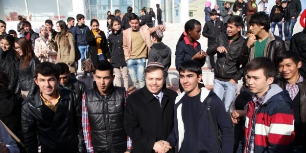 Uluslararası Öğrencilerden Uşak Üniversitesi’ne Rekor Başvuru