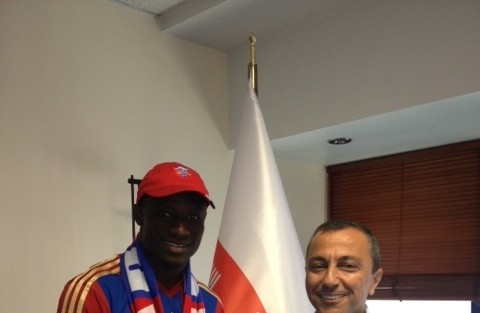 Kardemir Karabükspor Akpala İle 3 Yıllık Sözleşme İmzaladi