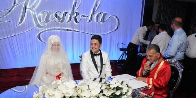 Başkan Memduh Büyükkılıç Benli Ve Yıldız Ailelerinin Nikah Töreninde